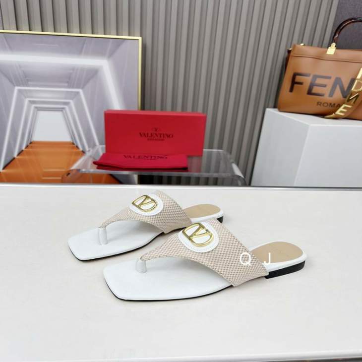 Picture of Valentino Slippers _SKUValentinosz35-40XJ060265
